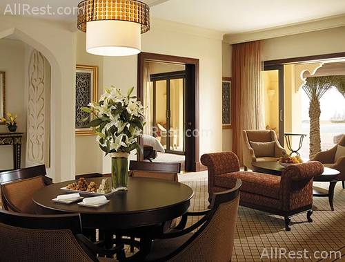 Shangri-La Hotel Qaryat Al Beri 6